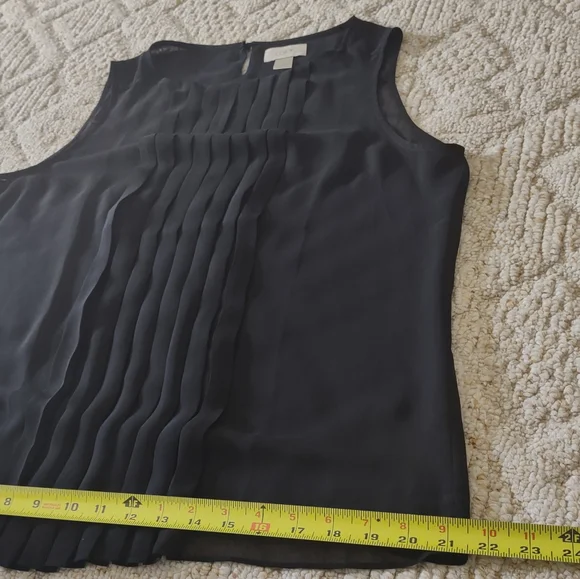 Loft Black Sleeveless Pleated Blouse - Picture 12 of 16